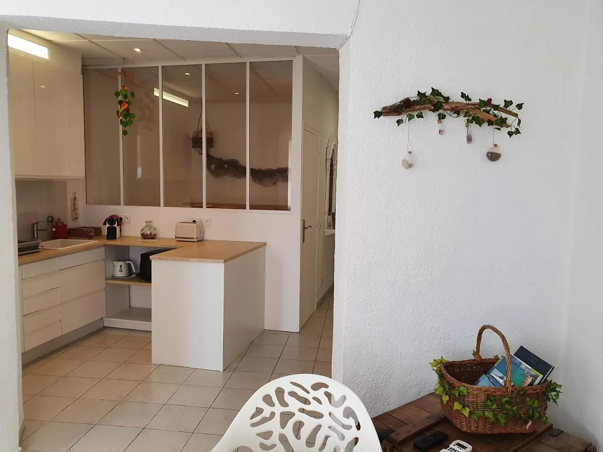 Suquet 22 - 2 Pieces, Cannes Coeur Historique, Calme, Plage A 300M, Parking 0*,