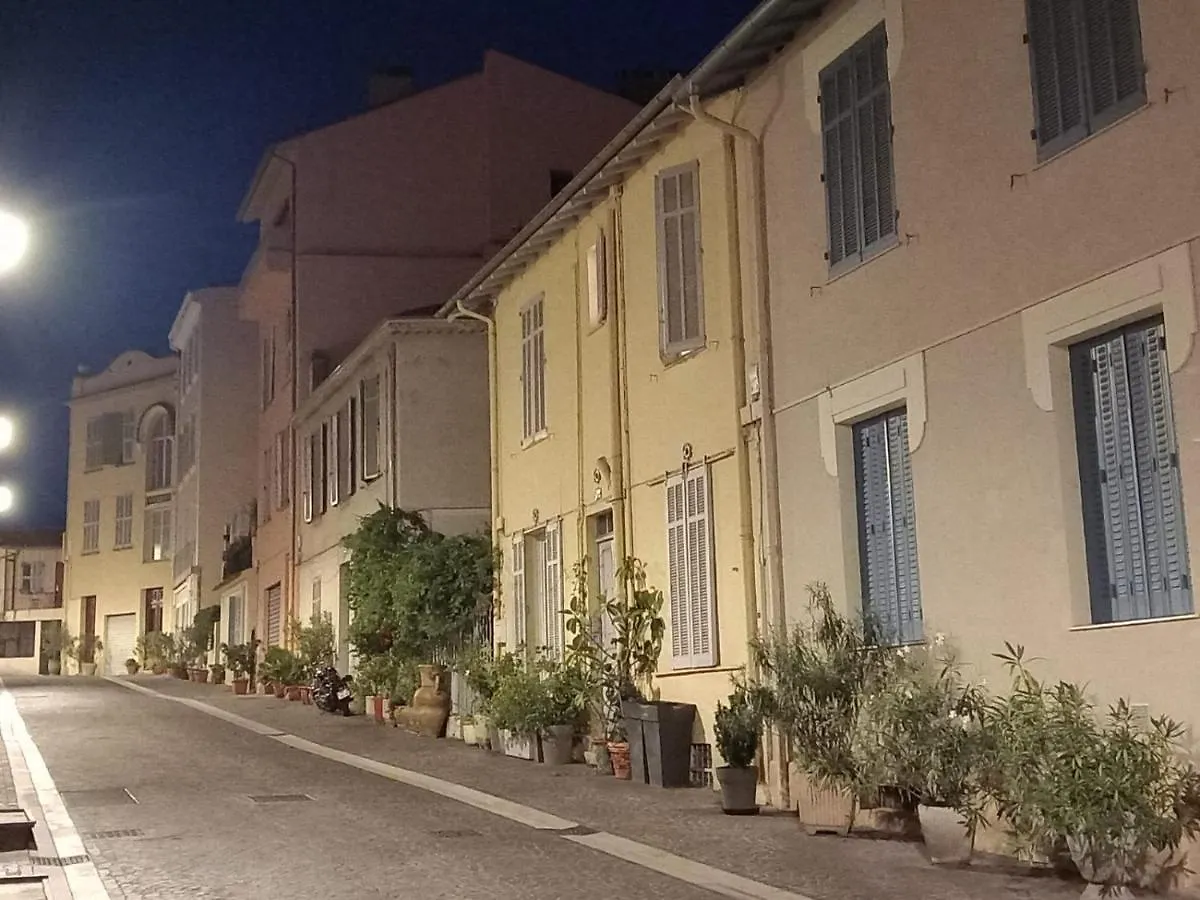 Apartment Suquet 22 - 2 Pieces, Cannes Coeur Historique, Calme, Plage A 300M, Parking France