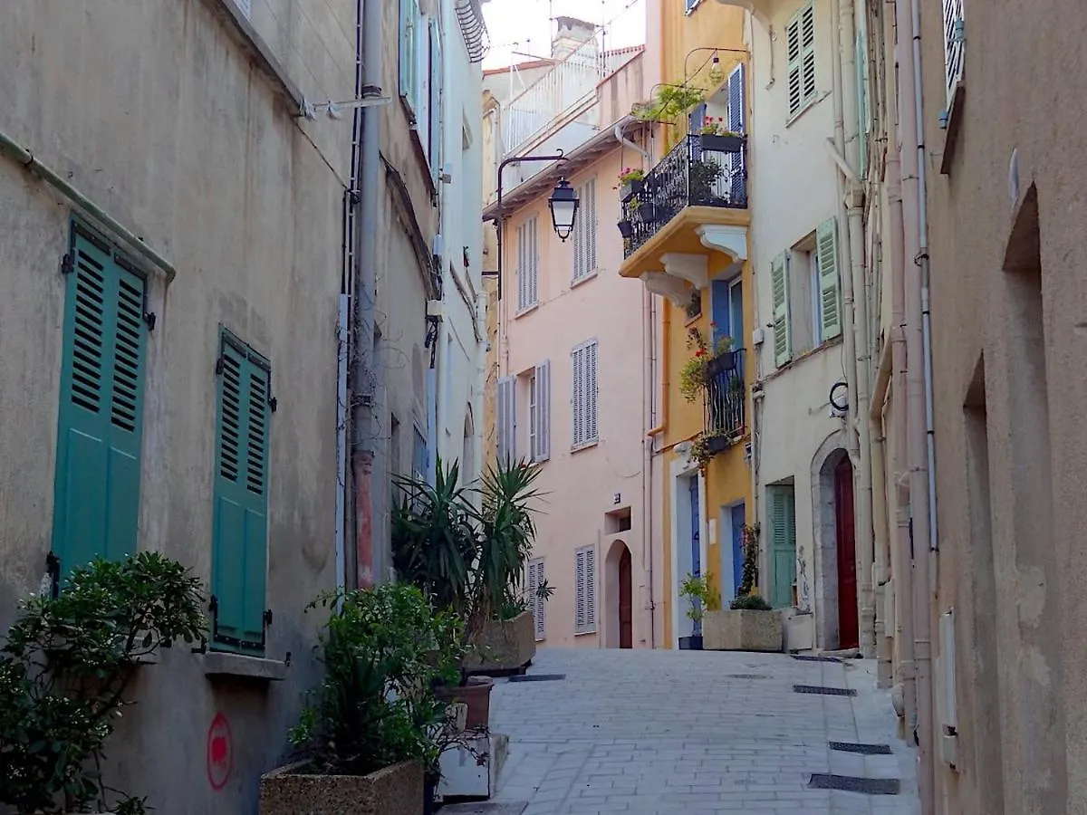 Appartement Suquet 22 - 2 Pieces, Cannes Coeur Historique, Calme, Plage A 300M, Parking